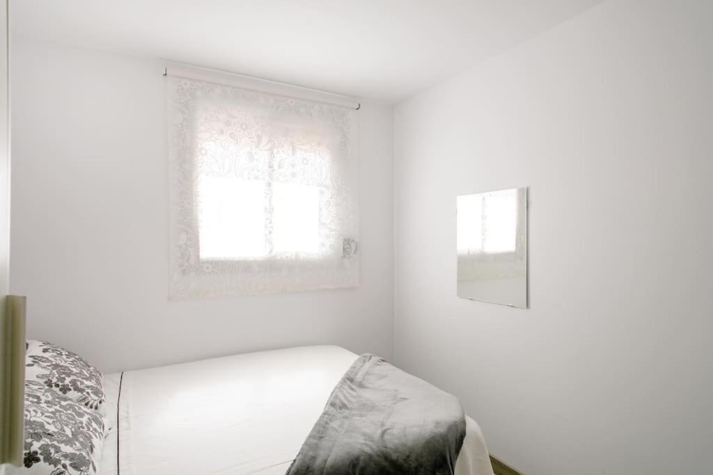 Habitaciones Bonitas Y Comodas L'Hospitalet de Llobregat Esterno foto