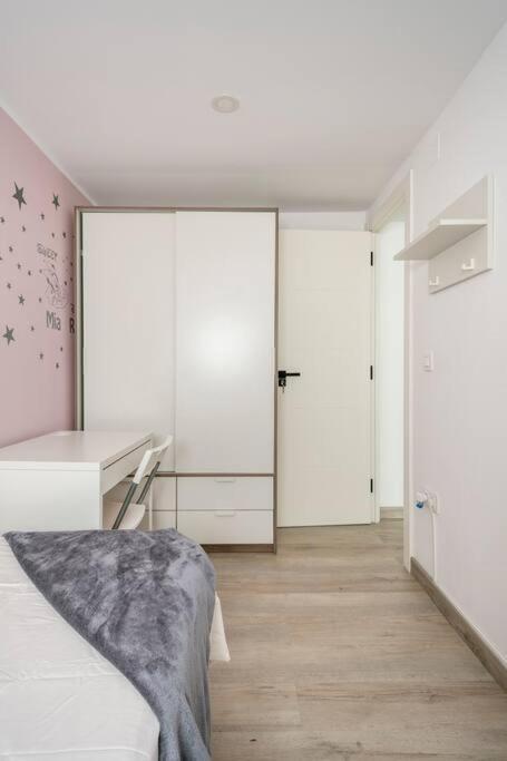 Habitaciones Bonitas Y Comodas L'Hospitalet de Llobregat Esterno foto